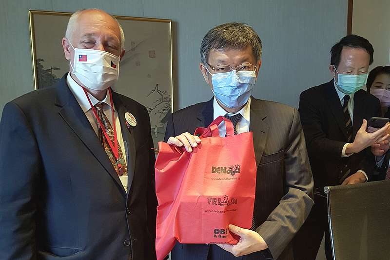 Tomáš Renčín a primátor Taipeje Wen-je Ko